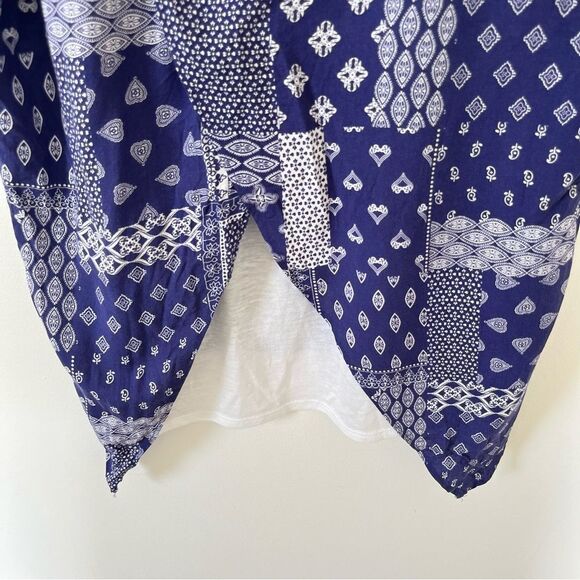 Tu Navy White Patchwork Asymmetrical Open Back Short Sleeve Blouse‎ - Picture 3 of 9